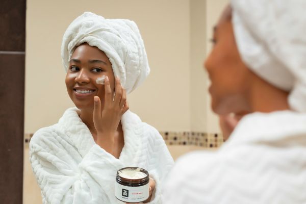 Top 5 crèmes hydratantes visage pour peaux sensibles sans parfum